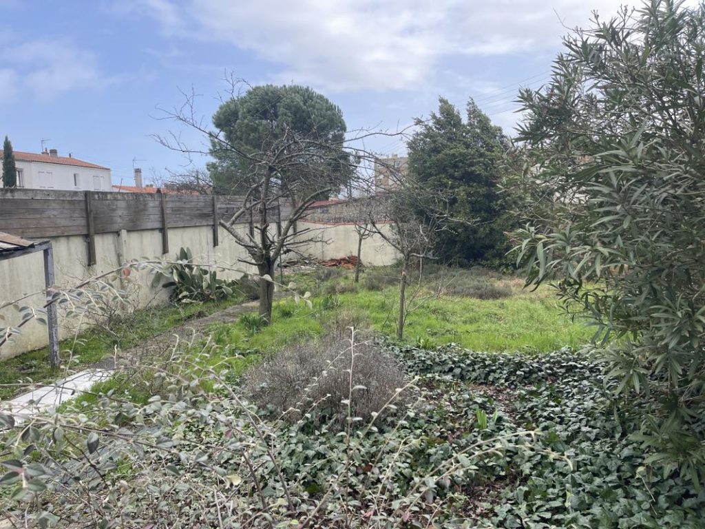 En exclusivité – Terrain à bâtir à La Rochelle 190m² – Idéal Investisseur