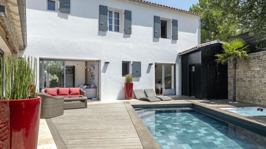 Île de Ré · Rivedoux-Plage – Villa T7 Neuve – 6 chambres · 249 m² · Piscine · Spa · Face à la mer